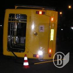 ДТП автобуса у Чернігові: Чотири пасажири у лікарнях ДТП автобуса у Чернігові: Чотири пасажири у лікарнях