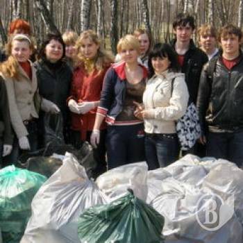 ЧРМТ: Місячник з благоустрою почався! ФОТОрепортаж ЧРМТ: Місячник з благоустрою почався! ФОТОрепортаж