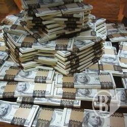 Прикордонники дістали з дверей авто 1,4 млн. доларів США та 1 млн. рублів Прикордонники дістали з дверей авто 1,4 млн. доларів США та 1 млн. рублів
