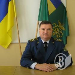 219 мільйонів гривень перерахувала до Держбюджету Чернігівська митниця з початку року 219 мільйонів гривень перерахувала до Держбюджету Чернігівська митниця з початку року