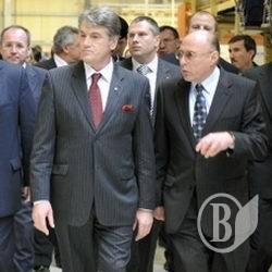 Ющенко гостював у виробників хліба і... сигарет. Фото