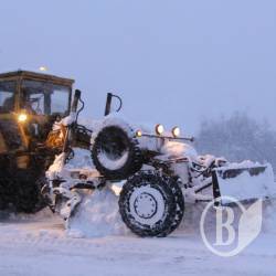 58 спецмашин вийшли на дороги Чернігівщини після снігопаду 58 спецмашин вийшли на дороги Чернігівщини після снігопаду