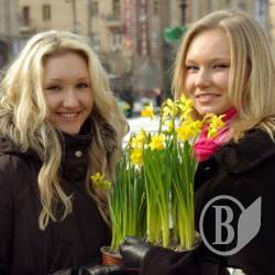 Всеукраїнська акція «Ти – квітка! Бережи себе!» відбулась 8 березня. ФОТО
