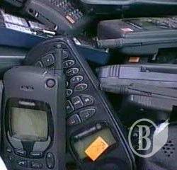 Мобільники наче вітром здувало... Мобільники наче вітром здувало...