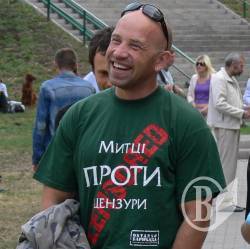 Соліст гурту «Ot Vinta»: Пісню «Давно не гуляла сокира…» у Москві ми виконали чотири рази на біс Соліст гурту «Ot Vinta»: Пісню «Давно не гуляла сокира…» у Москві ми виконали чотири рази на біс