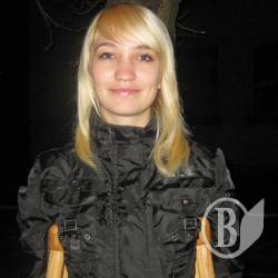 Допоможіть дівчині залишитися на двох ногах. ФОТО Допоможіть дівчині залишитися на двох ногах. ФОТО