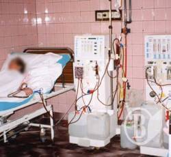 Чернігівські діалізники пікетують Кабмін Чернігівські діалізники пікетують Кабмін