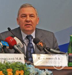 Чим відрізняється сир від сирного продукту? Чим відрізняється сир від сирного продукту?