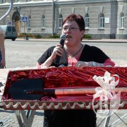 Чернігів передав Азарову лопату. Під марші січових стрільців з «піонерським салютом». ВІДЕО, ФОТО Чернігів передав Азарову лопату. Під марші січових стрільців з «піонерським салютом». ВІДЕО, ФОТО