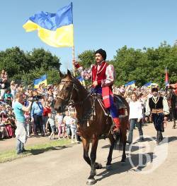 Майстри, подвір'я і парад учасників фестивалю в Любечі. ФОТОрепортаж Майстри, подвір'я і парад учасників фестивалю в Любечі. ФОТОрепортаж