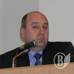 Начальник ЖКГ сказав, що снігу в Чернігові після прибирання не більше 5-ти сантиметрів. ВІДЕО Начальник ЖКГ сказав, що снігу в Чернігові після прибирання не більше 5-ти сантиметрів. ВІДЕО