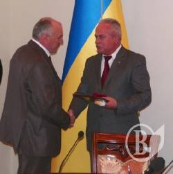 Відзначено кращих автомобілістів та дорожників області (фото) Відзначено кращих автомобілістів та дорожників області (фото)