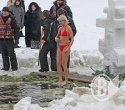 Білявка Оля здивувала чернігівців (фото) Білявка Оля здивувала чернігівців (фото)