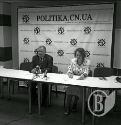 Головний чернігівський комуніст відзначить незалежність копанням картоплі Головний чернігівський комуніст відзначить незалежність копанням картоплі