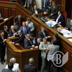 Бійка народолюбців. Депутати зберуться на позачергову сесію у вівторок Бійка народолюбців. Депутати зберуться на позачергову сесію у вівторок