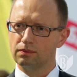 Яценюк заморозив прожиткові стандарти Яценюк заморозив прожиткові стандарти