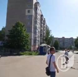 Незаконна агітація в «день тиші» в Чернігові - відео Незаконна агітація в «день тиші» в Чернігові - відео