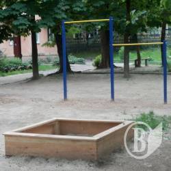 Спортмайданчики виробництва Менської колонії з'явилися у дворах Чернігова Спортмайданчики виробництва Менської колонії з'явилися у дворах Чернігова