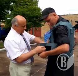 Бронежилети вручили батальйону Нацгвардії в Чернігові – відео Бронежилети вручили батальйону Нацгвардії в Чернігові – відео