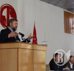 Поки одні роздають обіцянки, інші працюють Поки одні роздають обіцянки, інші працюють