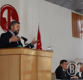 Поки одні роздають обіцянки, інші працюють Поки одні роздають обіцянки, інші працюють