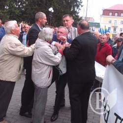 Антимельничуківське віче: люстрація через смітник зі Звєрєвим не пройшла Антимельничуківське віче: люстрація через смітник зі Звєрєвим не пройшла
