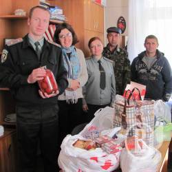 Пенітенціарії та засуджені зібрали продуктову торбу бійцям АТО Пенітенціарії та засуджені зібрали продуктову торбу бійцям АТО