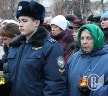Чернігів вшанував жертв Голодомору – фото, відео Чернігів вшанував жертв Голодомору – фото, відео