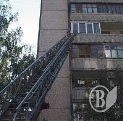 Спасатели открыли двери для родственников 88-летней женщины в обмороке Спасатели открыли двери для родственников 88-летней женщины в обмороке