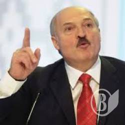 Лукашенко пожалівся на неслухняних білорусів: девальвація через біганину по обмінникам Лукашенко пожалівся на неслухняних білорусів: девальвація через біганину по обмінникам