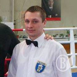 Молодий боксер некоректно кинув виклик легенді чернігівського боксу Молодий боксер некоректно кинув виклик легенді чернігівського боксу