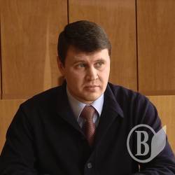 Землі мають повернути у розпорядження територіальних громад, - Вадим Івченко Землі мають повернути у розпорядження територіальних громад, - Вадим Івченко