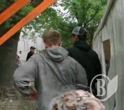 Титушки от власти пытались разгромить социальную палатку «УКРОПа» Титушки от власти пытались разгромить социальную палатку «УКРОПа»