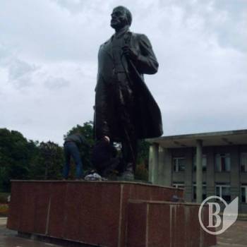У Новгороді-Сіверському причепурили... Леніна