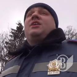 Поліція «розводить» по-старому. Відео Поліція «розводить» по-старому. Відео