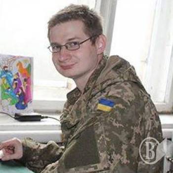 Український вояк створив на Донеччині власне FM-радіо Український вояк створив на Донеччині власне FM-радіо