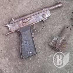 СБУ вилучила іржаві боєприпаси та траву. Фото СБУ вилучила іржаві боєприпаси та траву. Фото