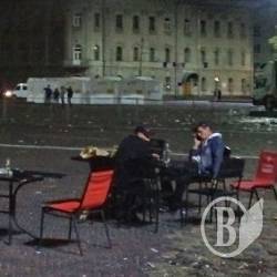 Отпраздновали! Убирайте... ФотоФакт Отпраздновали! Убирайте... ФотоФакт