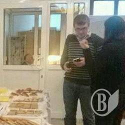 Пиріжки – тільки депутатам! ФотоФакт Пиріжки – тільки депутатам! ФотоФакт