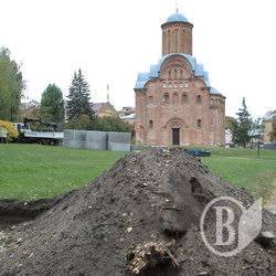 Реконструкція у сквері Хмельницького. Фото Реконструкція у сквері Хмельницького. Фото