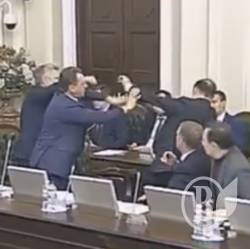 Чернігівець Ляшко отримав 2 подачі з правої від москаля Бойка – ВІДЕО Чернігівець Ляшко отримав 2 подачі з правої від москаля Бойка – ВІДЕО
