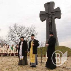 В Батурині відбулися поминальні заходи за жертвами різанини 1708 року В Батурині відбулися поминальні заходи за жертвами різанини 1708 року