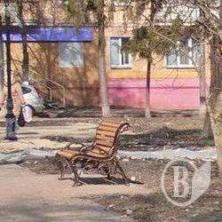 Нова лава «втекла» зі скверу Хмельницького в компанії трьох урн Нова лава «втекла» зі скверу Хмельницького в компанії трьох урн