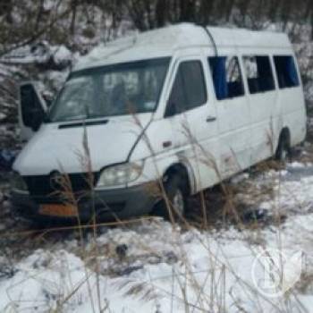Водія, що перекинув перевантажену маршрутку, передають до суду Водія, що перекинув перевантажену маршрутку, передають до суду