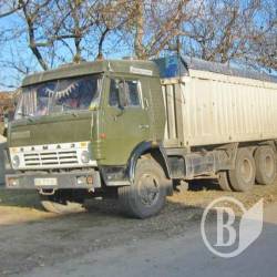 Старий ВАЗ не пропустив «КамАЗ» Старий ВАЗ не пропустив «КамАЗ»