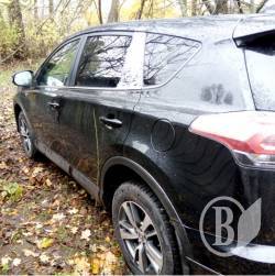 Крадений в Києві «Rav 4» опинився у далекому селі Крадений в Києві «Rav 4» опинився у далекому селі
