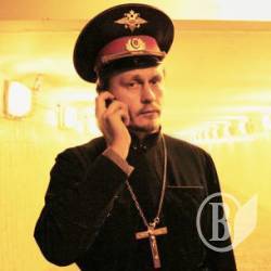 Швендяють тут всякі в рясах, а потім речі зникають! Швендяють тут всякі в рясах, а потім речі зникають!