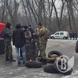 Активісти перекрили виїзд з Чернігова Активісти перекрили виїзд з Чернігова