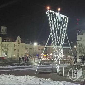 В Чернігові запалили менору В Чернігові запалили менору