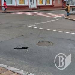 Обережно: нове провалля в Чернігові Обережно: нове провалля в Чернігові